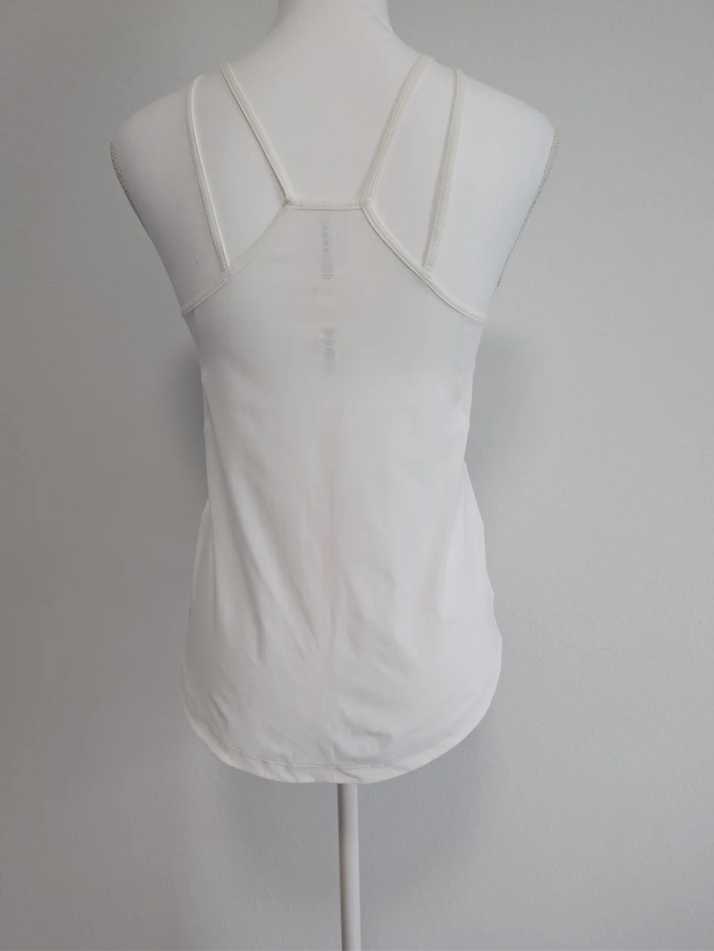 Lululemon White High Neck Racerback Workout Tank Top Women's Size 2 Athletic